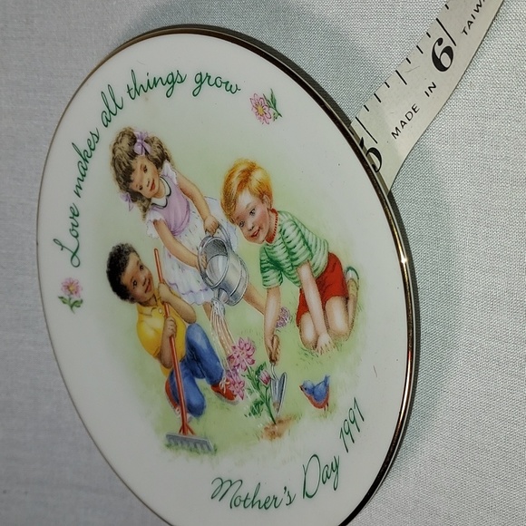 Vintage 1991 Avon Mother's Day Plate in Original Box - Picture 4 of 5